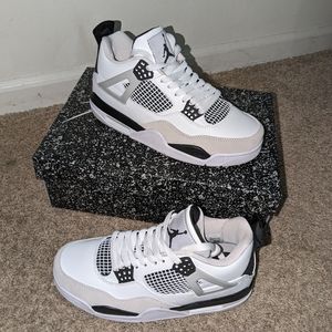 Jordan 4 "military black"